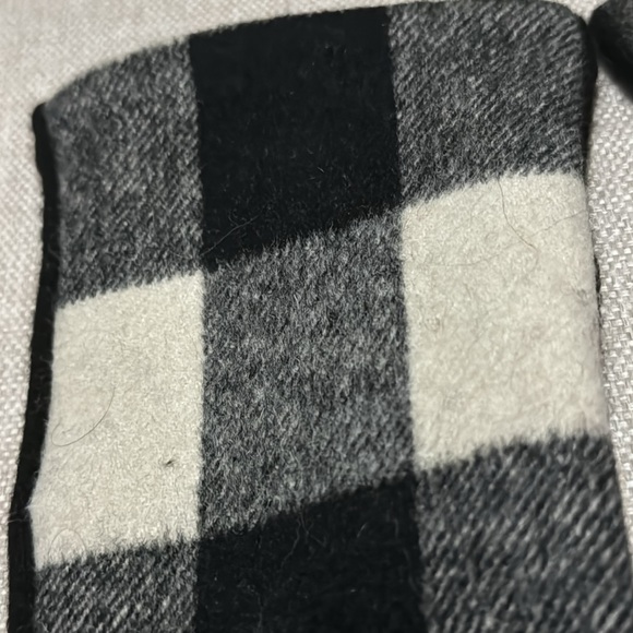 Bass & Co brand Wool Gloves-Classic Buffalo Plaid in Black & White-Sz S-EUC - Picture 7 of 11